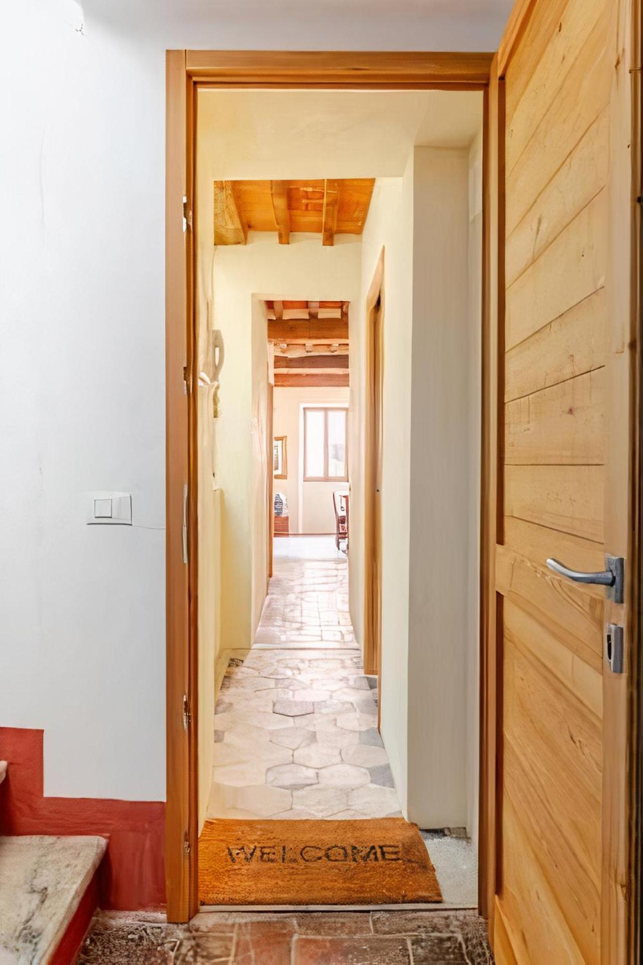 The Living Gallery Apartment Pietrasanta